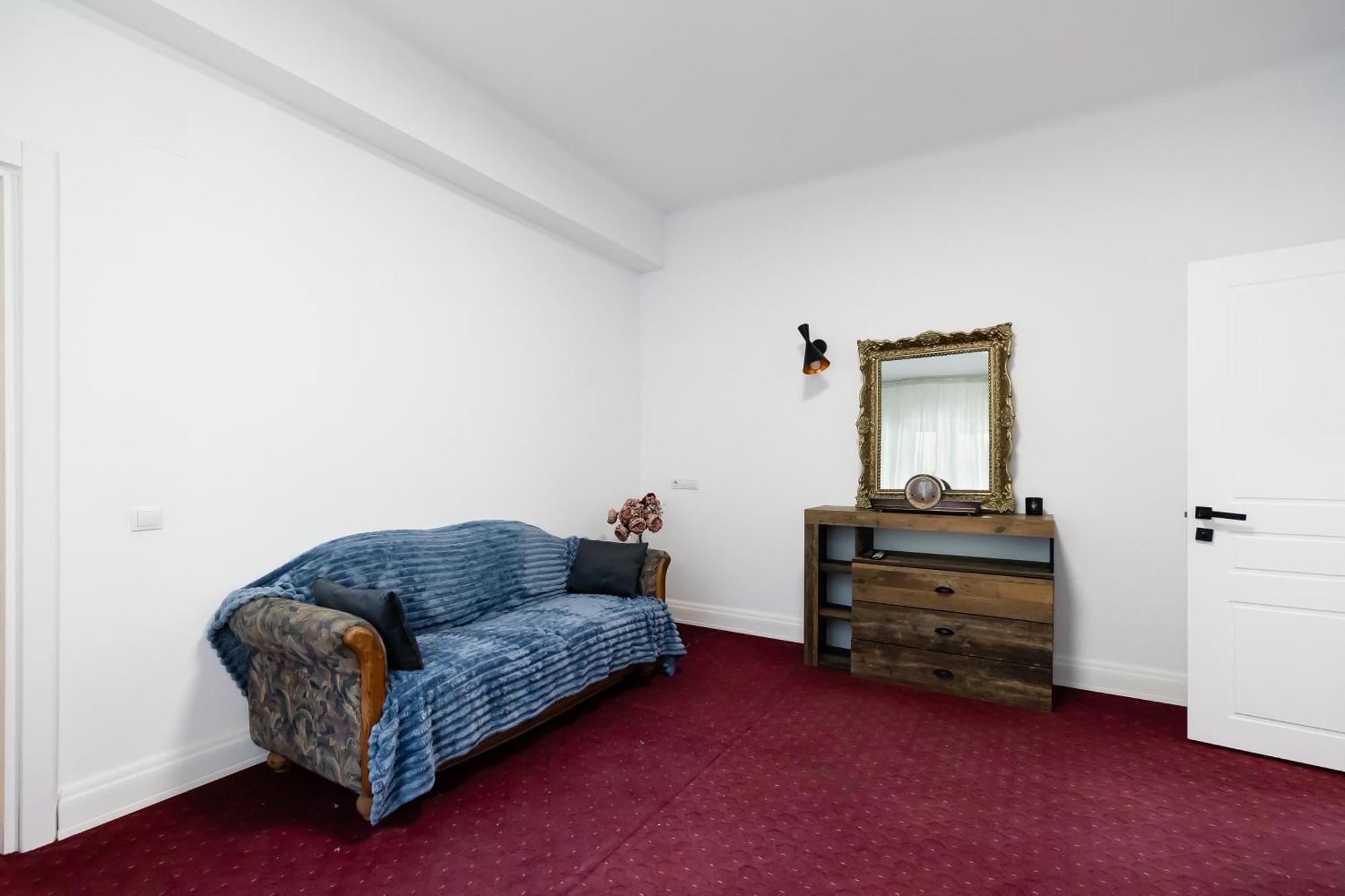 Central Studios In Piata Romana Bucharest Room photo